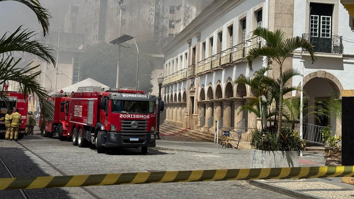 Imagem - 'Ver a primeira Câmara Municipal do Brasil em chamas dói muito', diz vereador