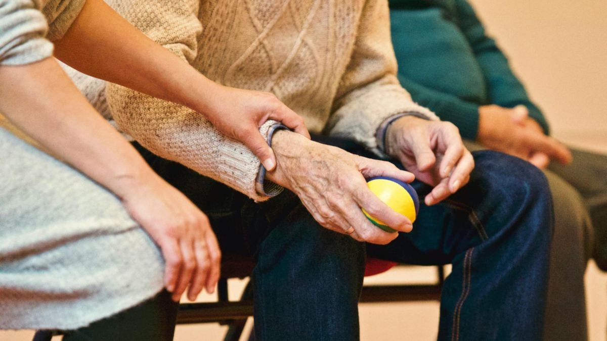 Idosos acamados, com dificuldades de locomoção ou que fazem uso contínuo de medicação são os que mais necessitam de acompanhamento.