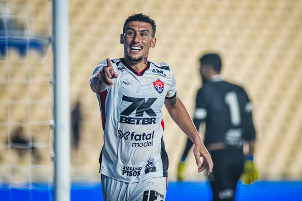 Gabriel Baralhas chegou ao terceiro gol pelo Vitória