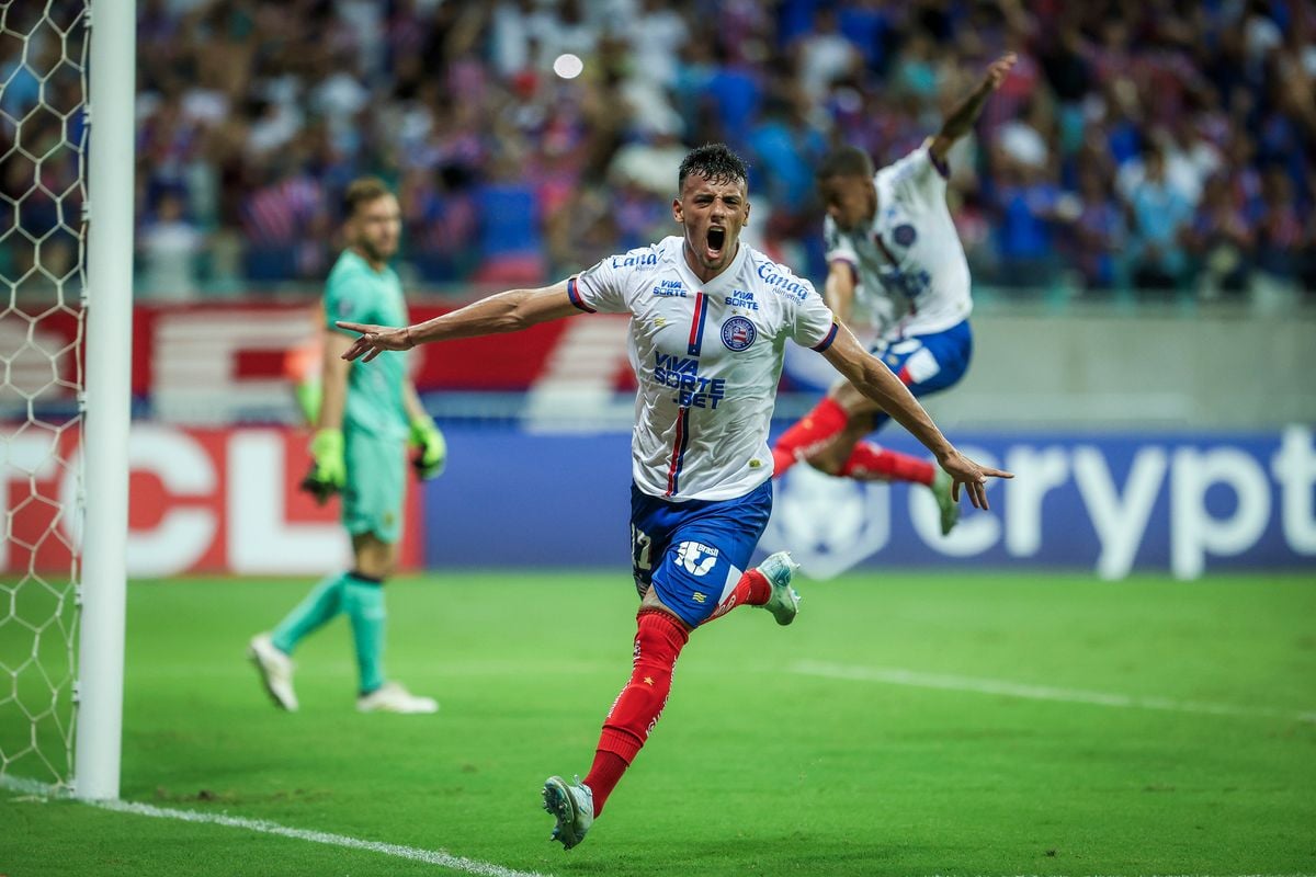 Lucho comemora gol que abriu o placar para o Bahia contra o The Strongest