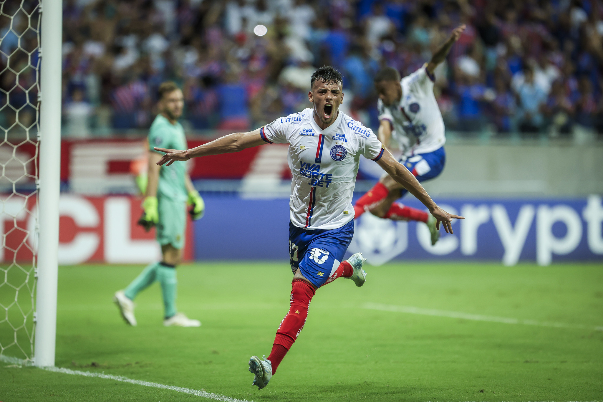 Lucho comemora gol que abriu o placar para o Bahia contra o The Strongest por  Rafael Rodrigues/EC Bahia