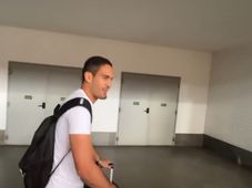 Imagem - Novo reforço do Bahia, goleiro Ronaldo desembarca em Salvador; veja