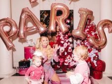 Imagem - Veja como foi o festão 'Barbiecore' de Paris Hilton ao completar 44 anos