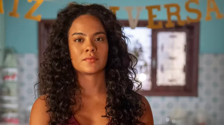 Bella Campos como Maria de Fátima por Fabio Rocha/Globo