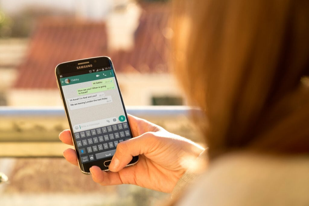 A estratégia Click-To-WhatsApp está criando conexões mais eficientes e abrindo novas oportunidades de negócios (Imagem: Alex Photo Stock | Shutterstock)