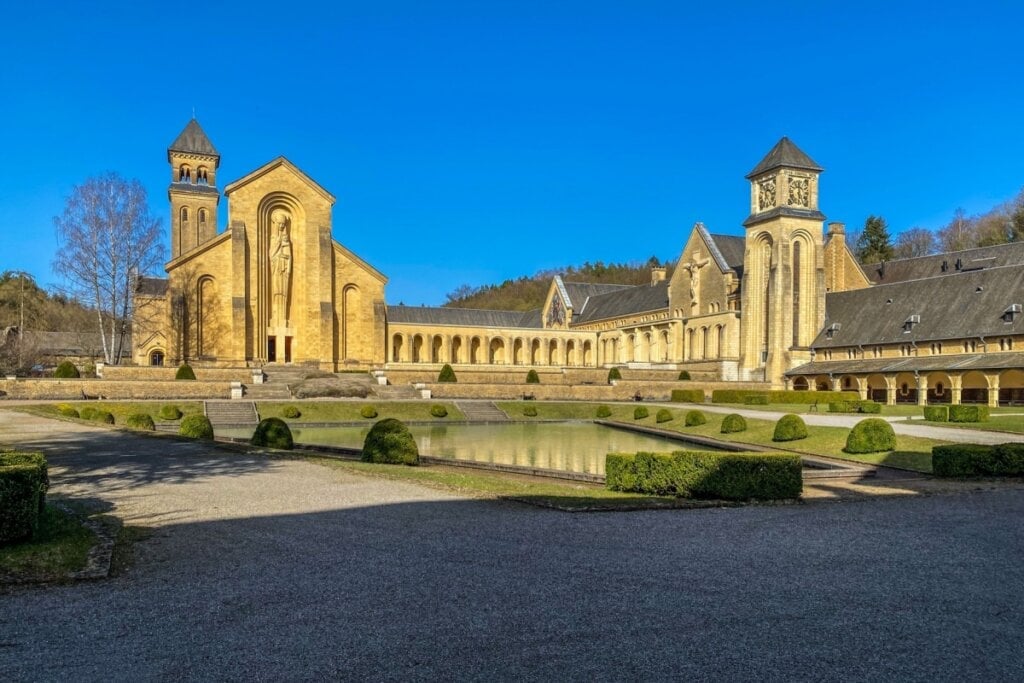 O Villers-devant-Orvalbelos é um verdadeiro tesouro de patrimônios históricos e atrativos naturais (Imagem: Eric Isselee | Shutterstock) 