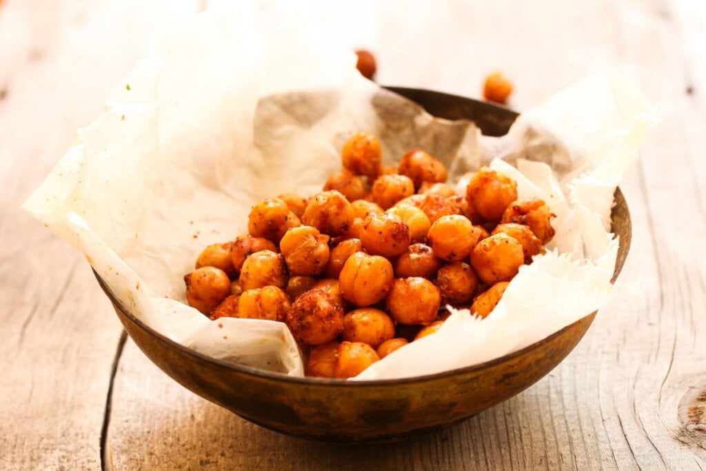 Snack picante de grão-de-bico (Imagem: vm2002 | Shutterstock)