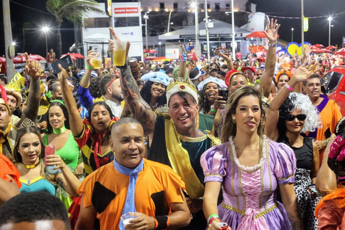 Princesas, príncipes e heróis invadem a Barra