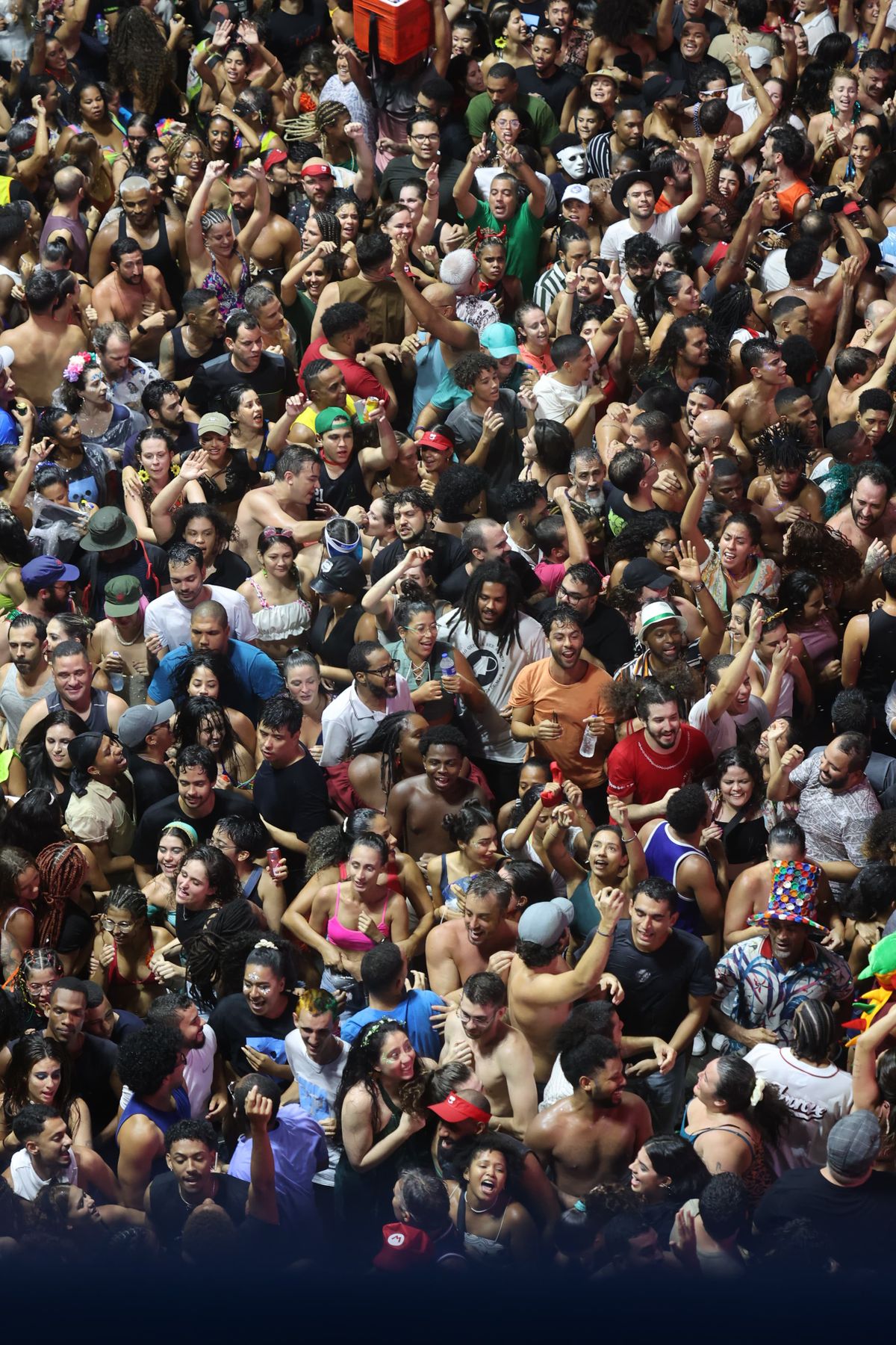 Multidão segue Baiana System no Campo Grande por Marina Silva/CORREIO