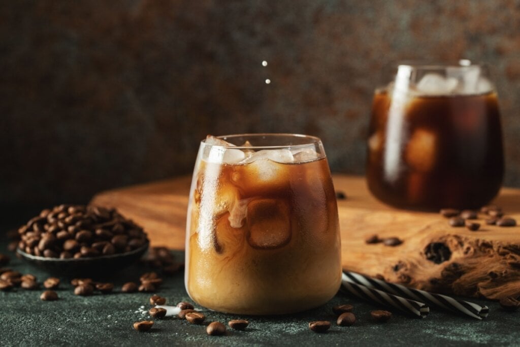 Shake de café com cacau (Imagem: VasiliyBudarin | Shutterstock) 