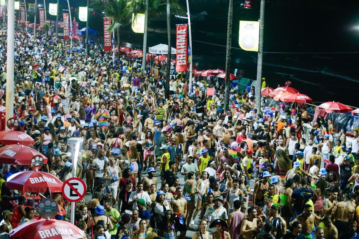 Primeiro dia de Carnaval na Barra