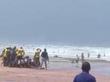 Imagem - Turista chileno tem convulsão no mar e morre afogado na praia de Stella Maris