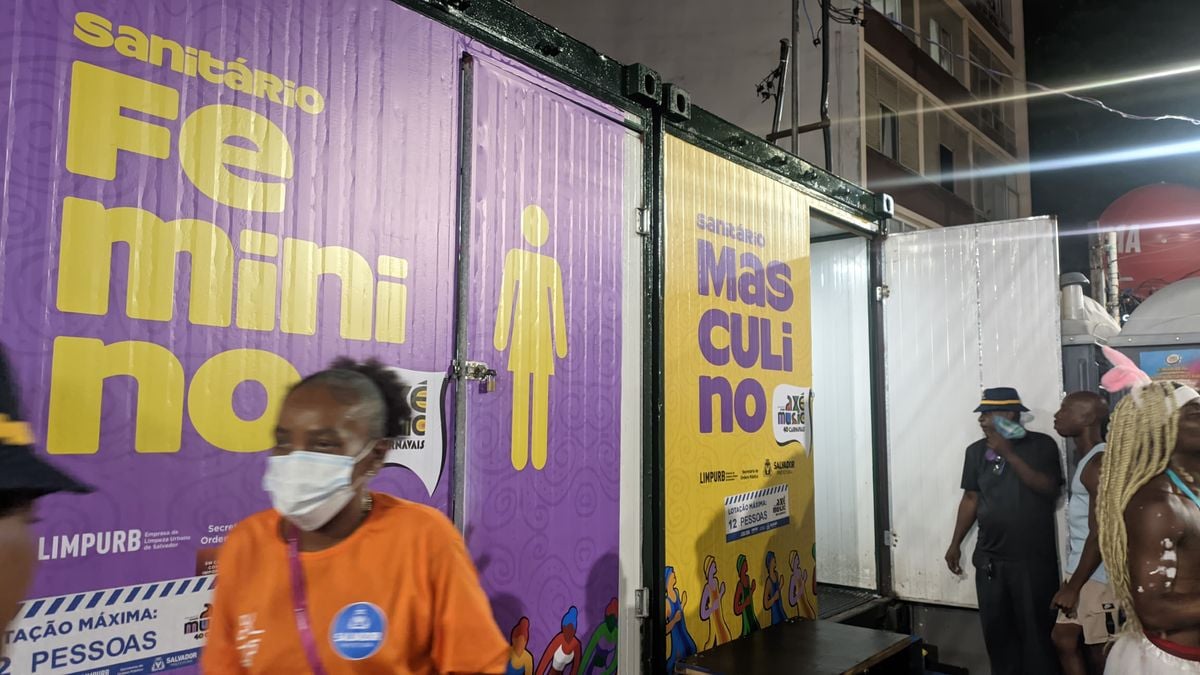 banheiros contâiners carnaval  por Larissa Almeida/CORREIO 