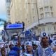 Imagem - Bloco Filhos de Gandhy desfila nas ruas do Pelourinho em direção ao Campo Grande