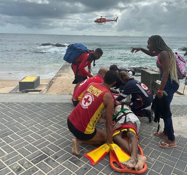 Bombeiros resgatam mulher que havia se afogado