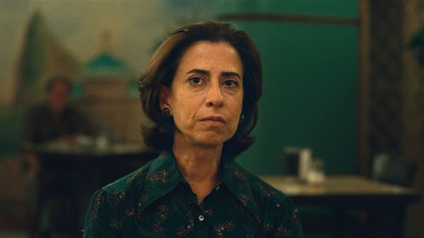 Fernanda Torres em "Ainda Estou Aqui" por Reprodução