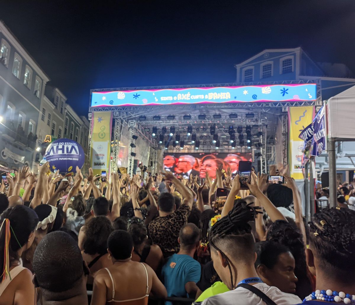 Foliões vibram no Pelourinho
