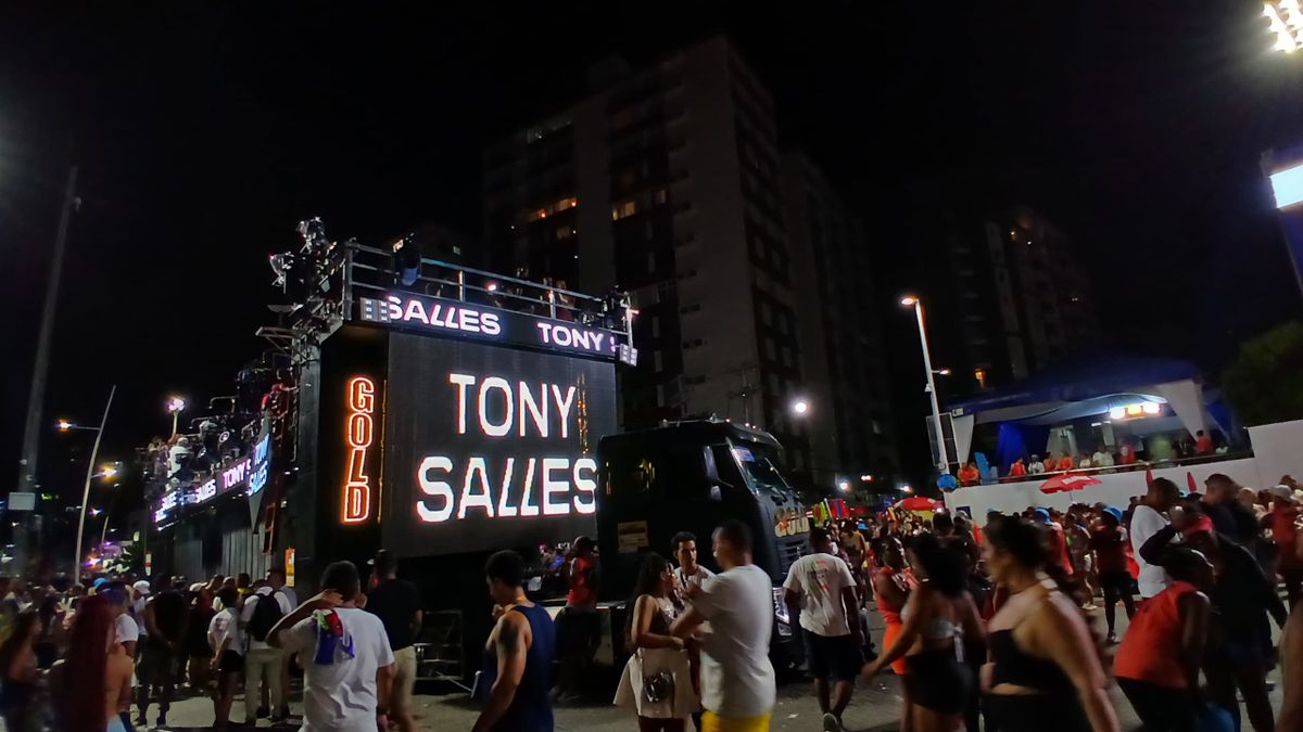 Trio de Tony Salles ainda parado na Barra
