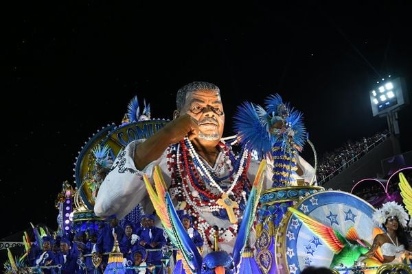 Desfile da Escola de Samba Beija-Flor no Sambódromo da Marquês de Sapucaí.