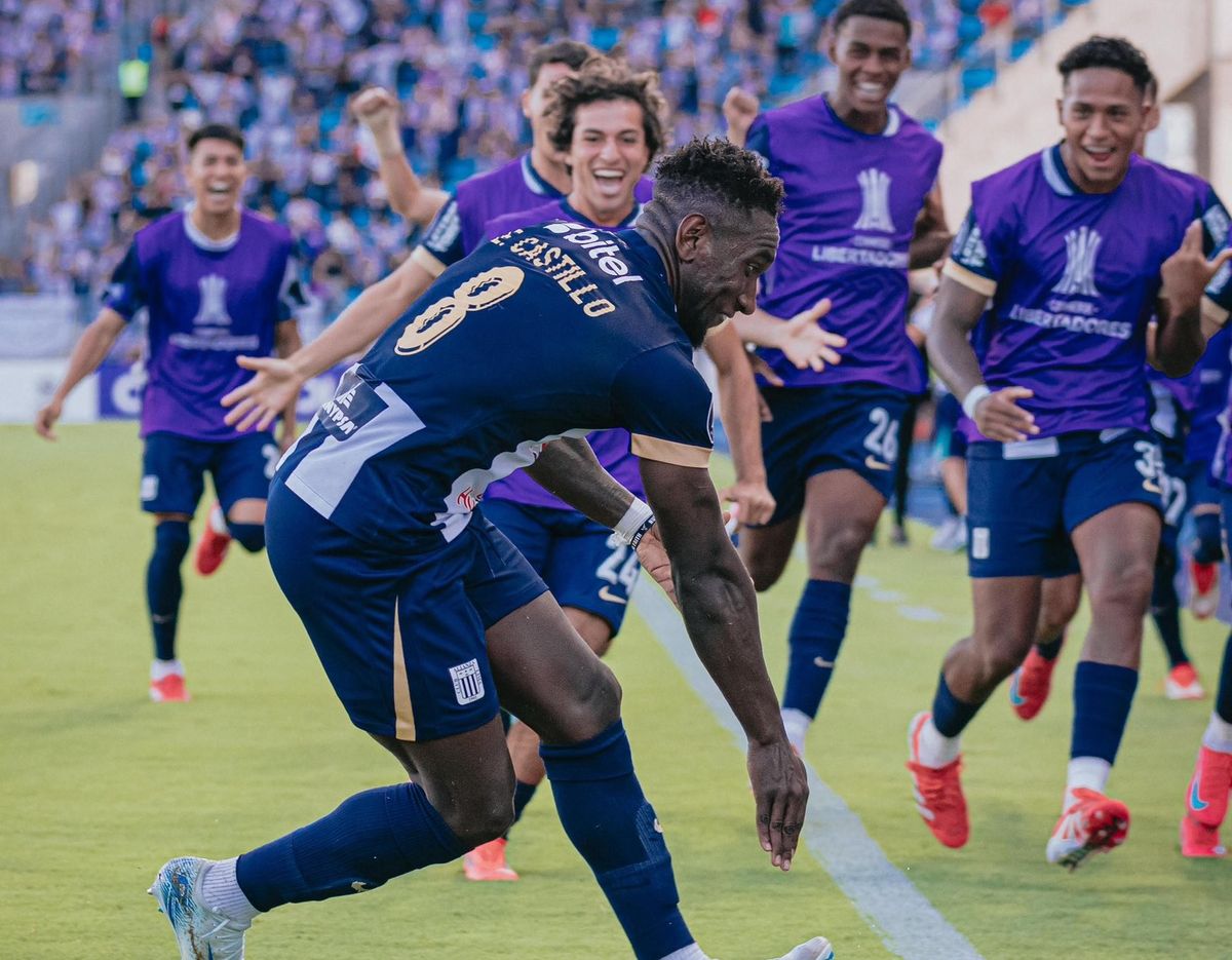 Eryc Castillo comemora gol na Copa Libertadores