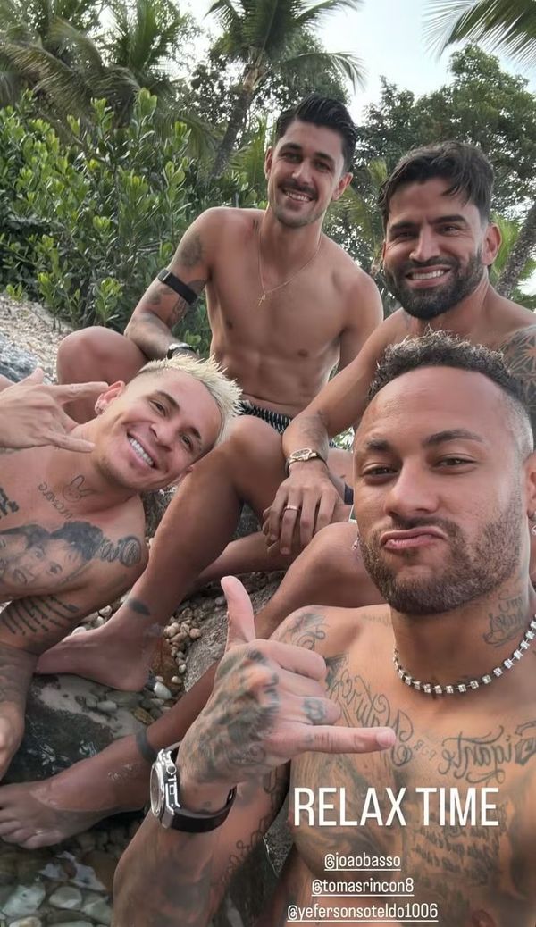 Neymar publica foto ao lado de Basso, Rincón e Soteldo