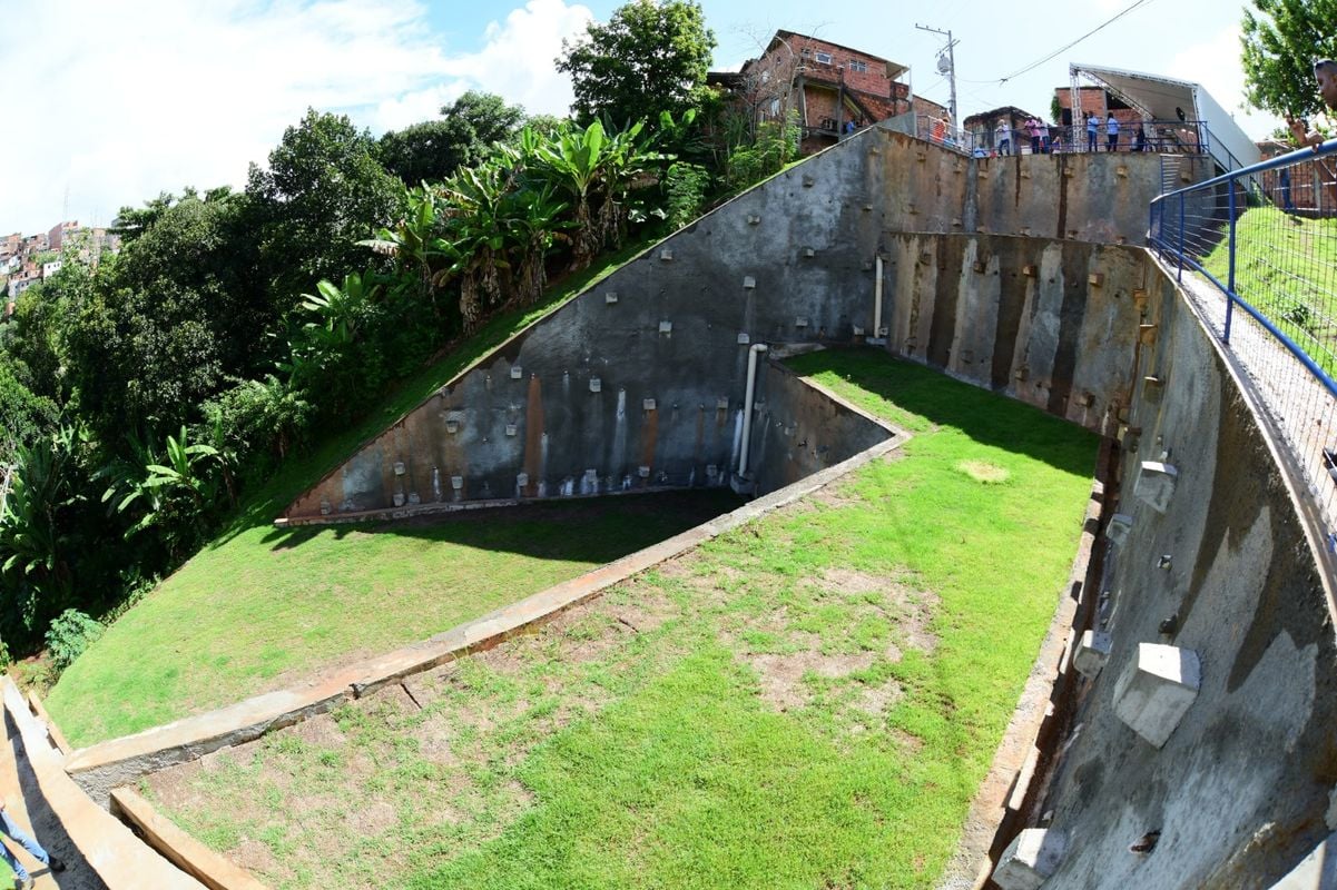  nova contenção na Rua Direta Éden do Vale, em Mata Escura