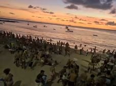 Imagem - 'Nos jogamos para atrás da pedra': influenciadora relata pânico após tiroteio no Porto da Barra