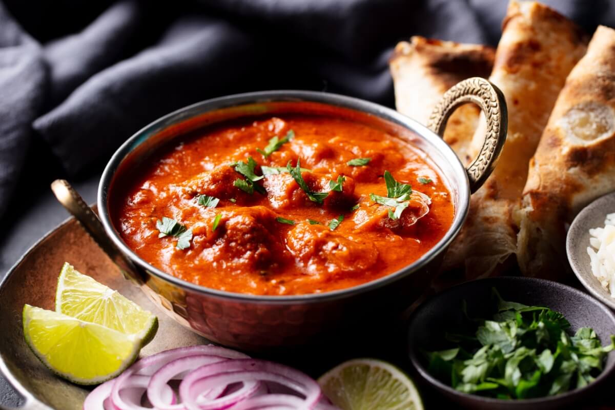 Chicken tikka masala (Imagem: Anna_Pustynnikova | Shutterstock)