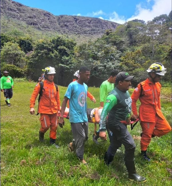 Vítima foi resgatada de helicóptero 