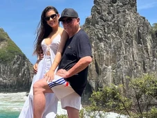 Imagem - Faltam 3 dias! Noiva de Amado Batista, 51 anos mais nova, inicia preparativos para o casamento