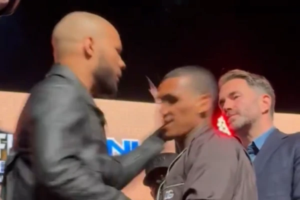 Chris Eubank Jr foi multado após atingir o britânico Conor Benn no rosto com um ovo 