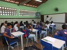 Imagem - Cerca de 26 mil professores aposentados recebem abaixo do piso na Bahia