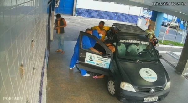 Imagens mostram atendimento à pastora