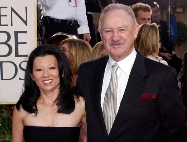 Gene Hackman, ao lado da esposa Betsy Arakawa, com quem vivia há 34 anos, em Santa Fé, nos Estados Unidos