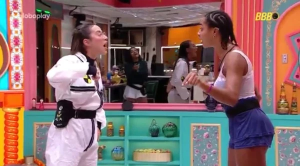 Renata e Aline se enfrentaram após a bailarina retornar a casa do BBB 25