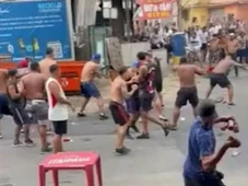 Imagem - Torcedores se envolvem em briga antes do clássico Flamengo e Fluminense no Maracanã