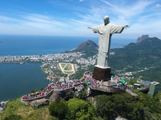 Imagem - Homem passa mal e morre nas escadarias do Cristo Redentor