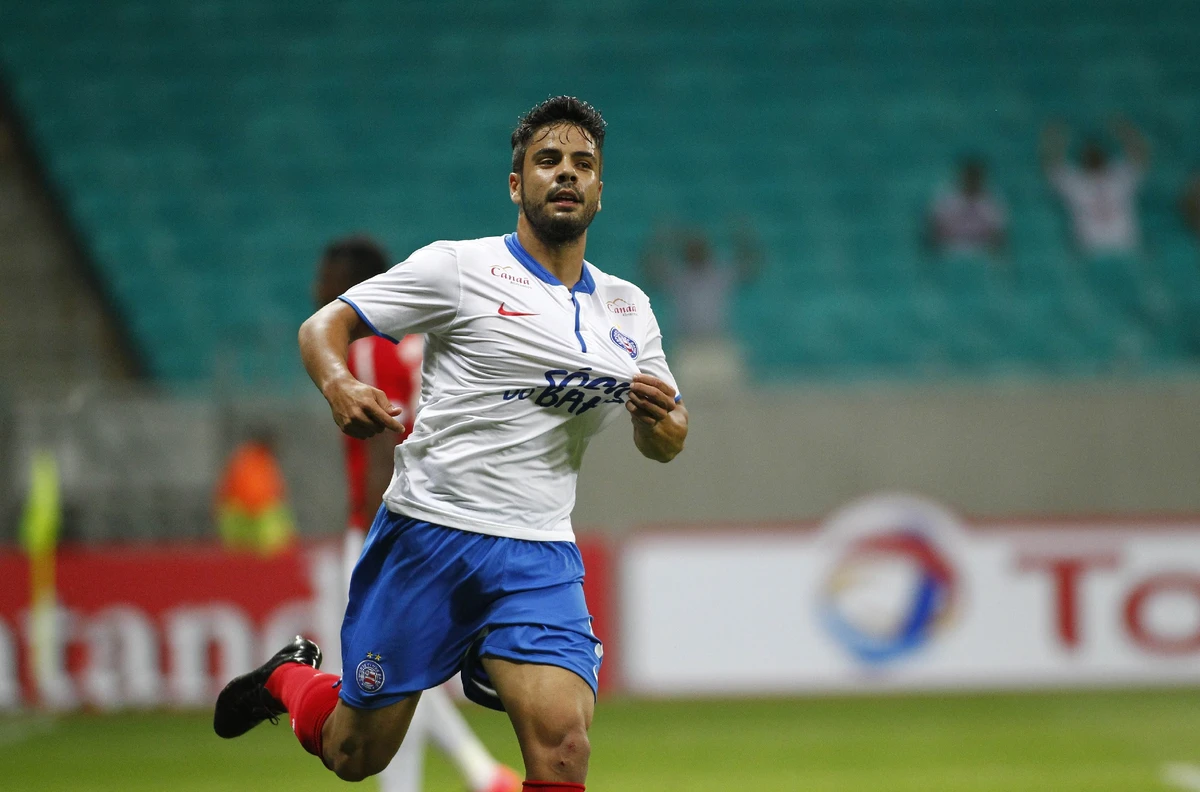 Henrique comemora gol em Dida e classificação do Bahia sobre o Inter na Sul-Americana de 2014