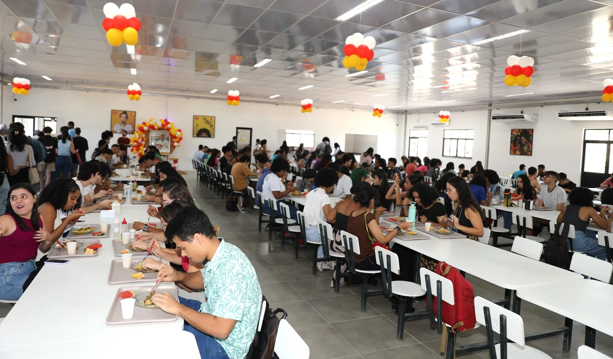 Inauguração do restaurante universitário em local provisório