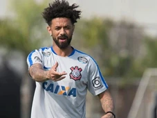 Imagem - Ídolo do Corinthians volta para a várzea após depressão e golpe de R$ 50 milhões