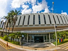 Imagem - Faculdade é condenada por atraso na entrega de diploma a ex-aluna