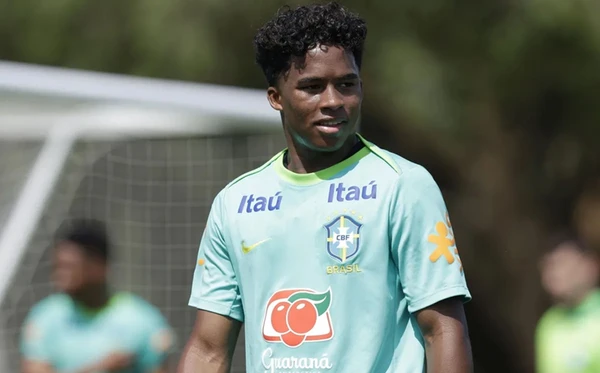 Endrick em treino da Seleção Brasileira