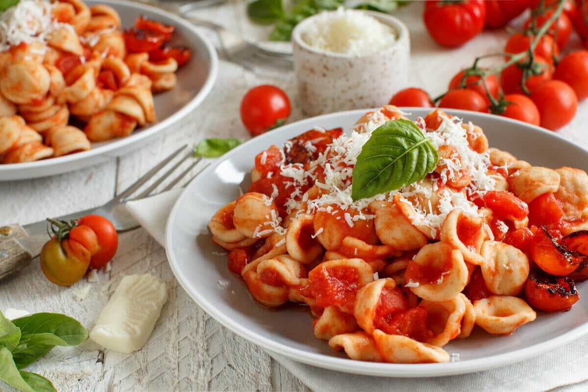 Orecchiette com molho de tomate (Imagem: Katrinshine | Shutterstock)