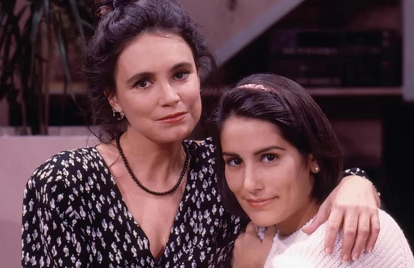 Raquel (Regina Duarte) e Maria de Fátima (Glória Pires): mãe e filha são a mocinha e a vilã da novela