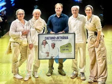 Imagem - Caetano e Bethânia ganham certificado de platina após venderem 500 mil ingressos em turnê