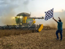 Imagem - Produtor baiano bate recorde em colheita de soja no Brasil