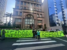 Imagem - Torcedores do Coritiba protestam contra empresa dona do clube: 'SAF de mendigo'