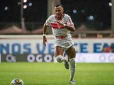 Imagem - Vitória acerta contratação de atacante Léo Pereira, do CRB, por empréstimo