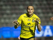 Imagem - Atacante que ficou próximo de jogar pelo Vitória é suspenso após ser pego no antidoping