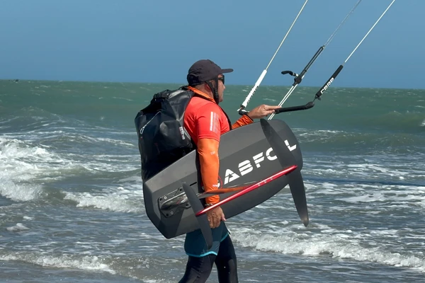Kitesurf ajuda a reduzir tensão e potencializar o desempenho profissional